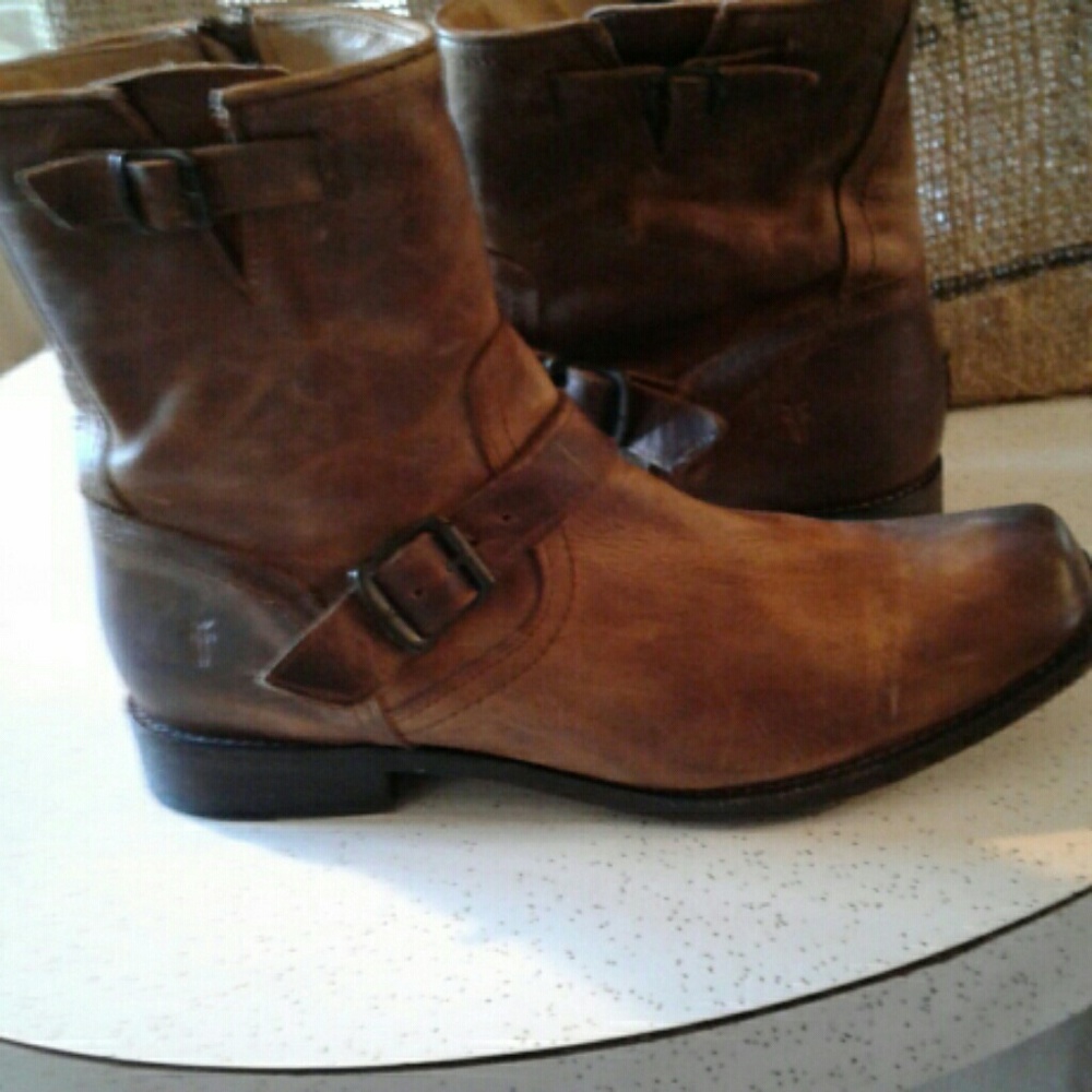 Frye Smith Enigeer boots
